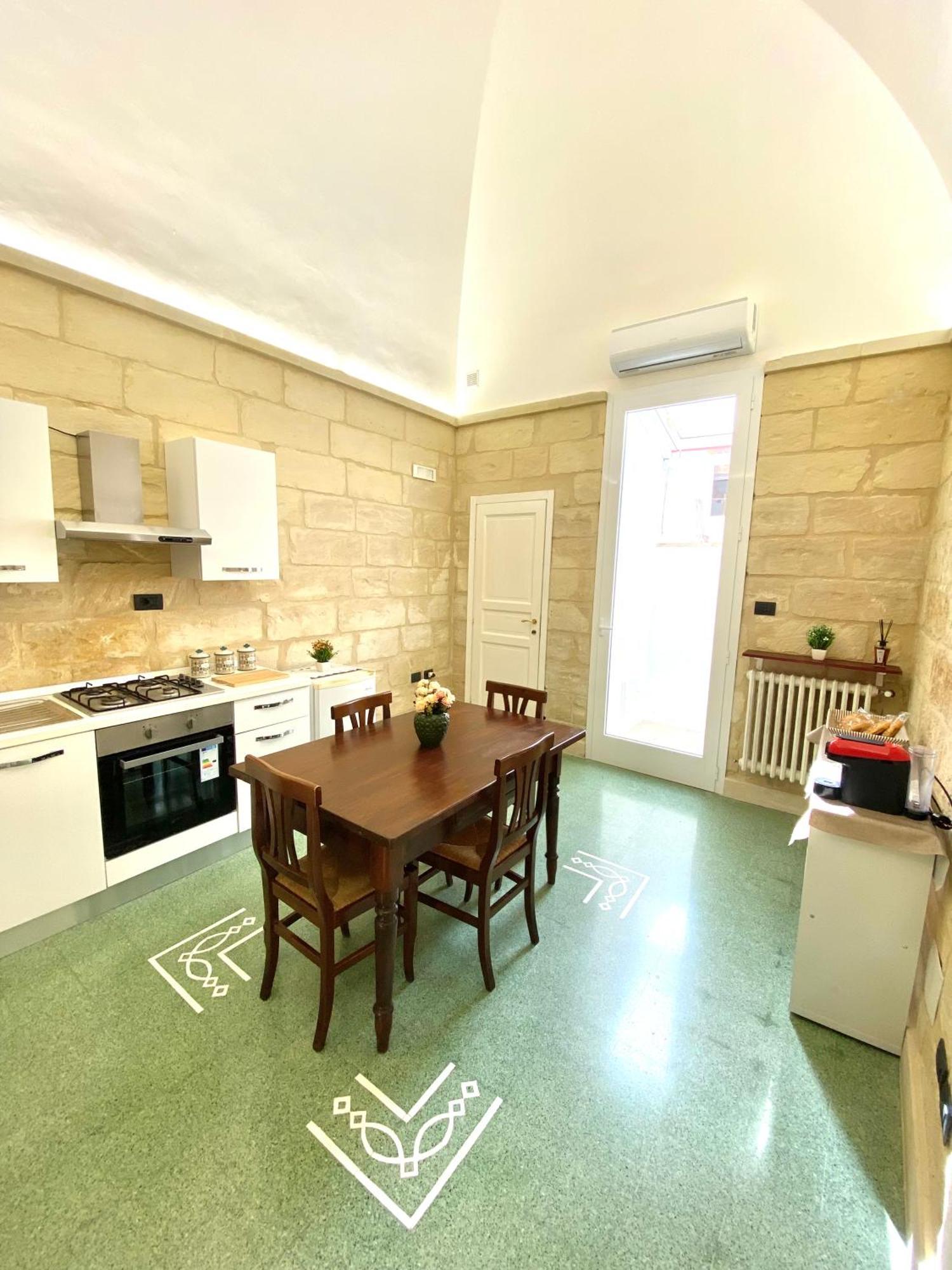 Vohis Luxury House - Fast Wi-Fi & Easy Parking Apartment Lecce Bagian luar foto